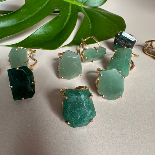 Freeform faceted green quartz ring